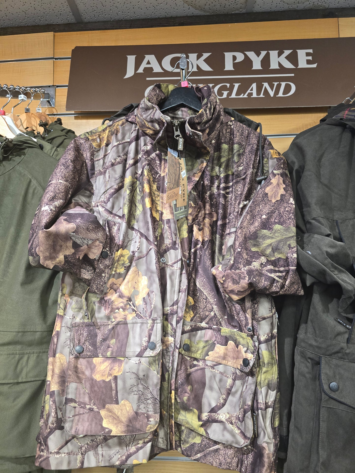 Jack Pyke EVO Hunters Jacket / Coat waterproof and windproof AWESOME BUDGET OPTION